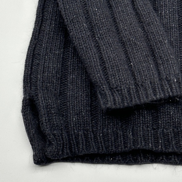 Women’s Moda Intl Silk Angora Rabbit Blend Chunky Knit Gray Sweater Size M - Picture 2 of 9